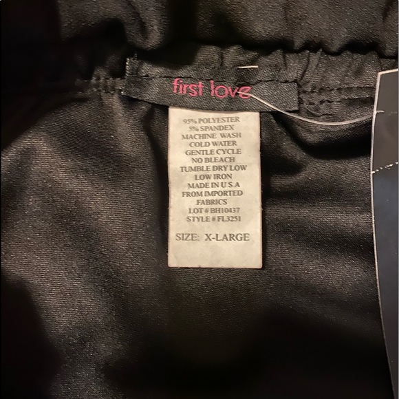 - First Love top with bell sleeves, size XL …fits more like a large - Picture 4 of 5